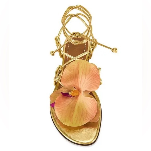Alameda Turquesa Victoria Flower Sandals in Gold | LIKE NEW - Picture 4 of 8